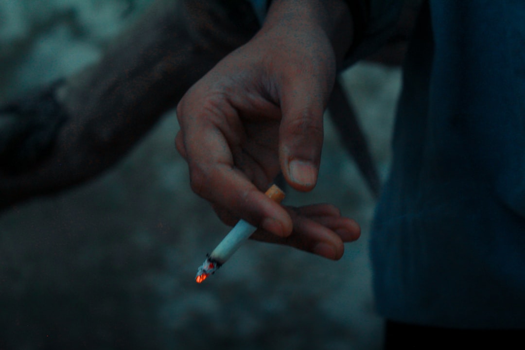 De redenen waarom mensen roken uitgelegd